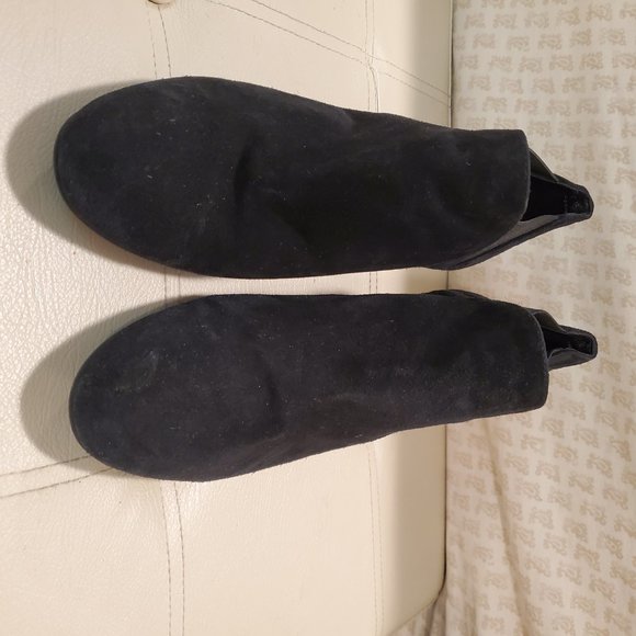 Aquatalia Black Suede Slip On Bootie Heels - Picture 2 of 6